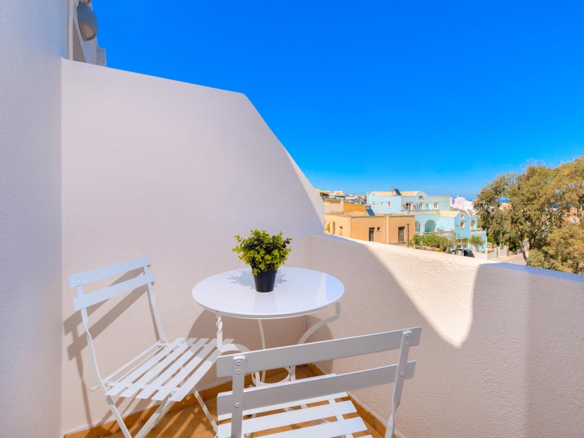 Aparthotel Alexander'S Great View à Fira  Extérieur photo